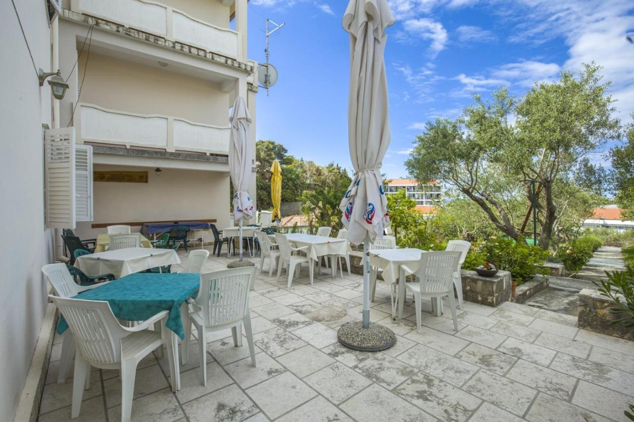 Rooms Padovan Banjol Exterior foto